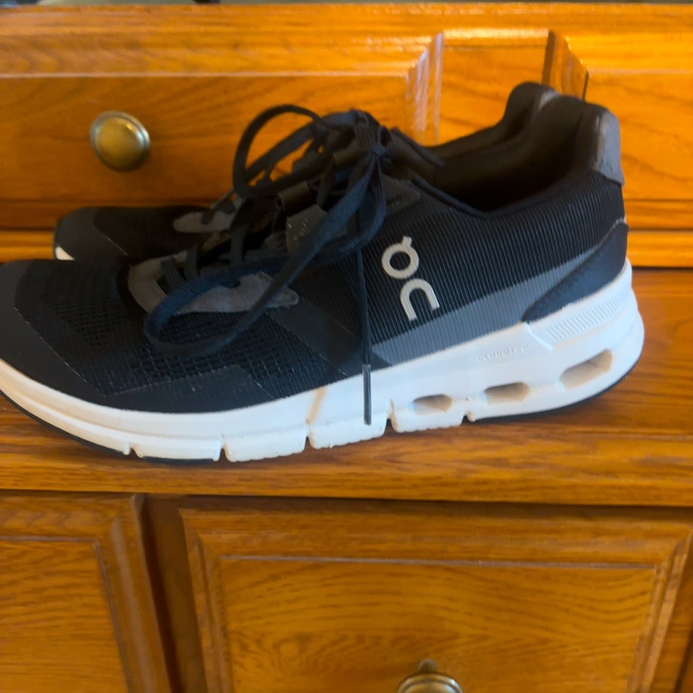 On Running women’s  Black and White Shoes